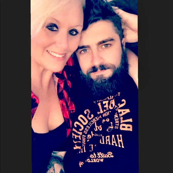 Meet your Posher, Danielle - Picture 1 of 1